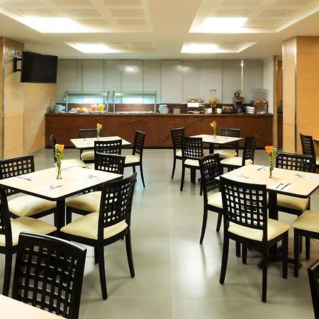 Mision Express Queretaro Hotel Ngoại thất bức ảnh
