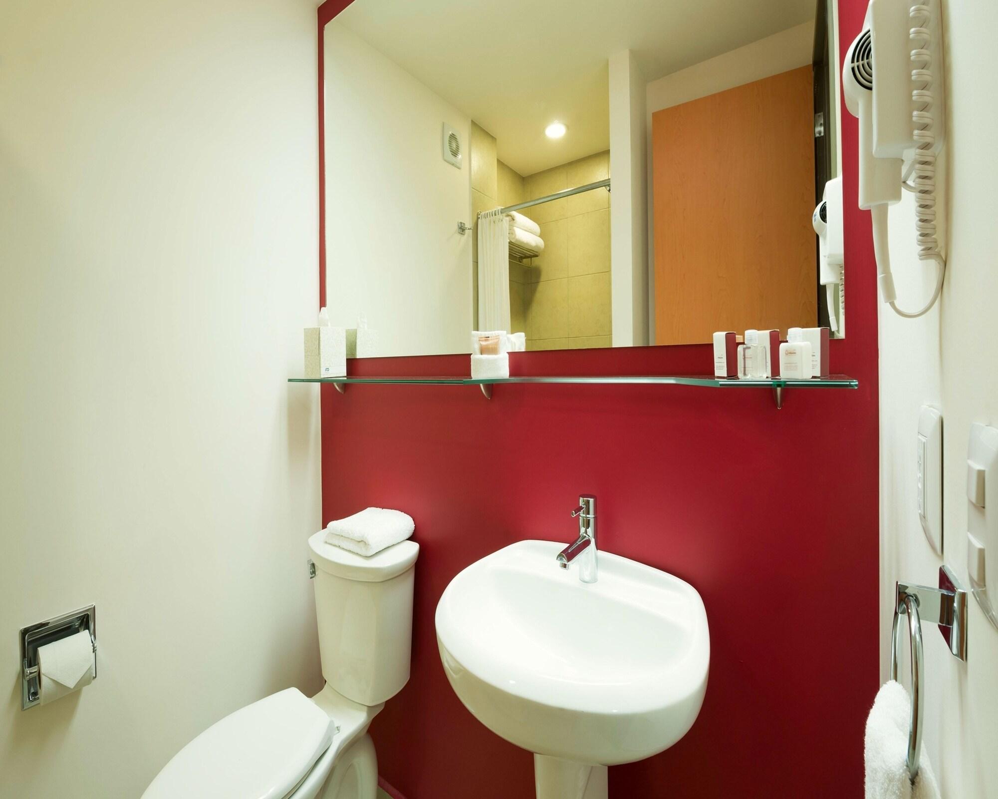Mision Express Queretaro Hotel Ngoại thất bức ảnh
