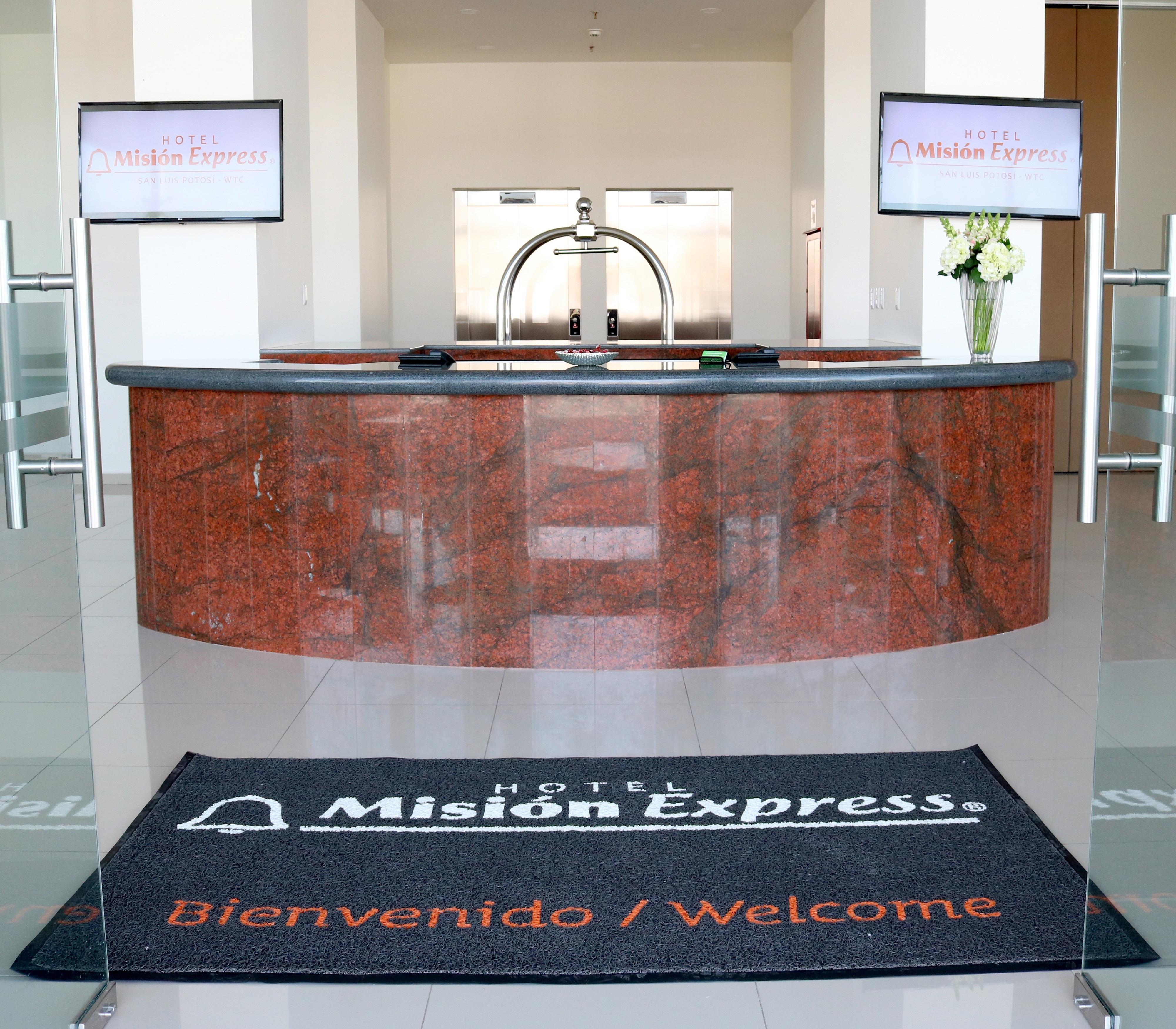 Mision Express Queretaro Hotel Ngoại thất bức ảnh