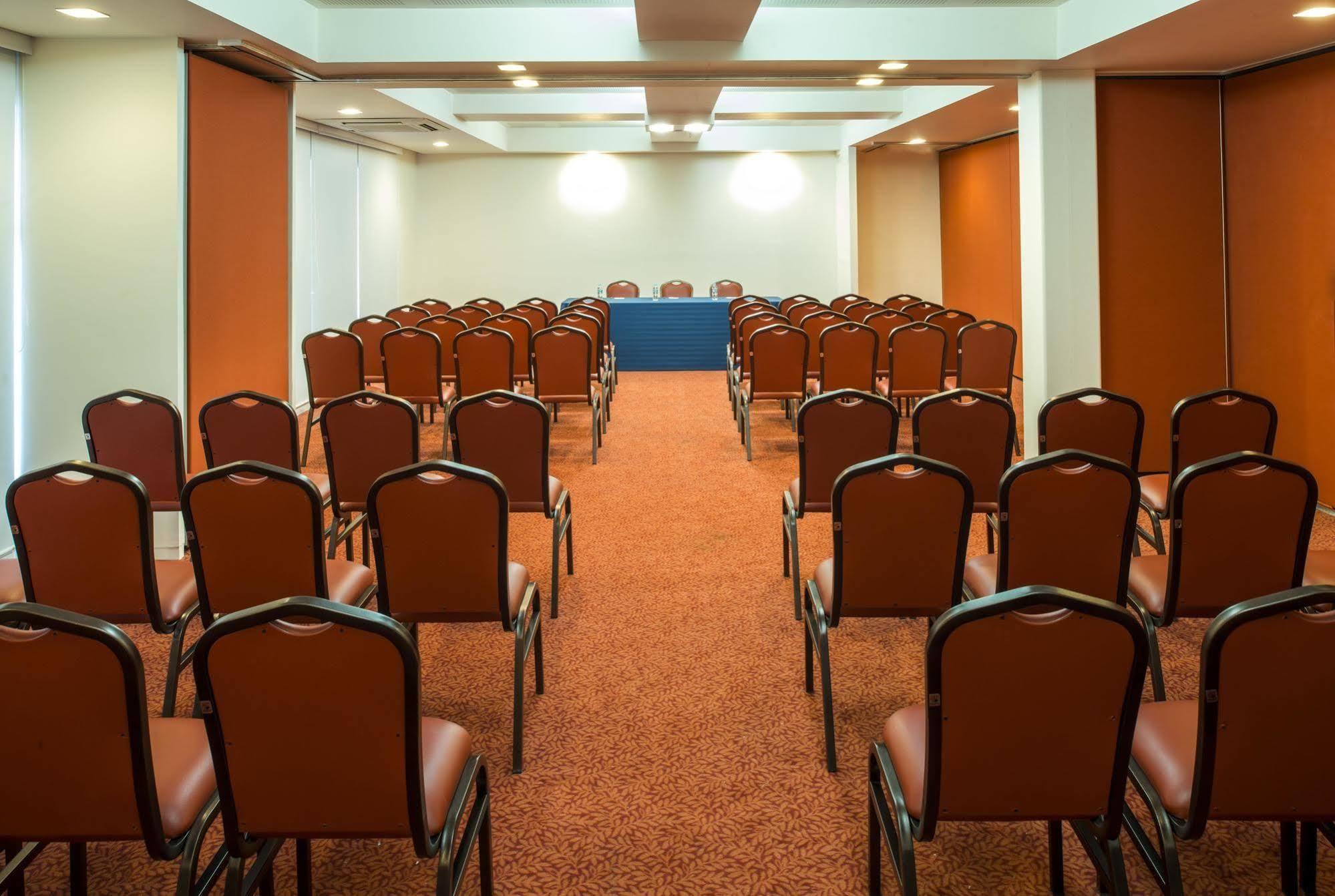 Mision Express Queretaro Hotel Ngoại thất bức ảnh