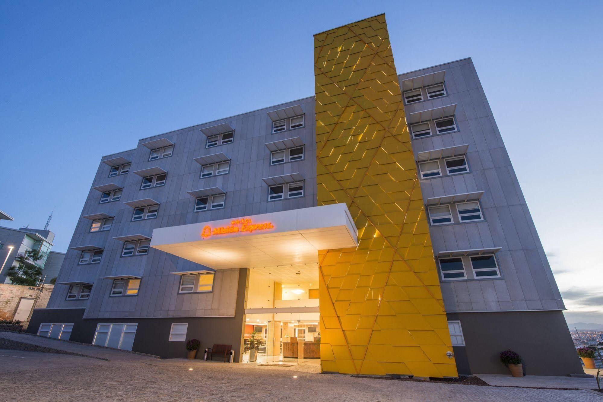 Mision Express Queretaro Hotel Ngoại thất bức ảnh