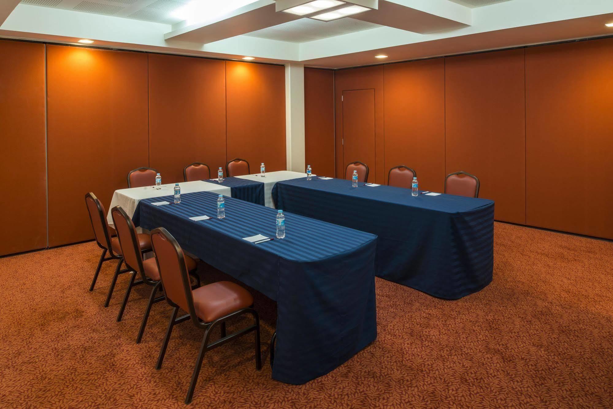 Mision Express Queretaro Hotel Ngoại thất bức ảnh