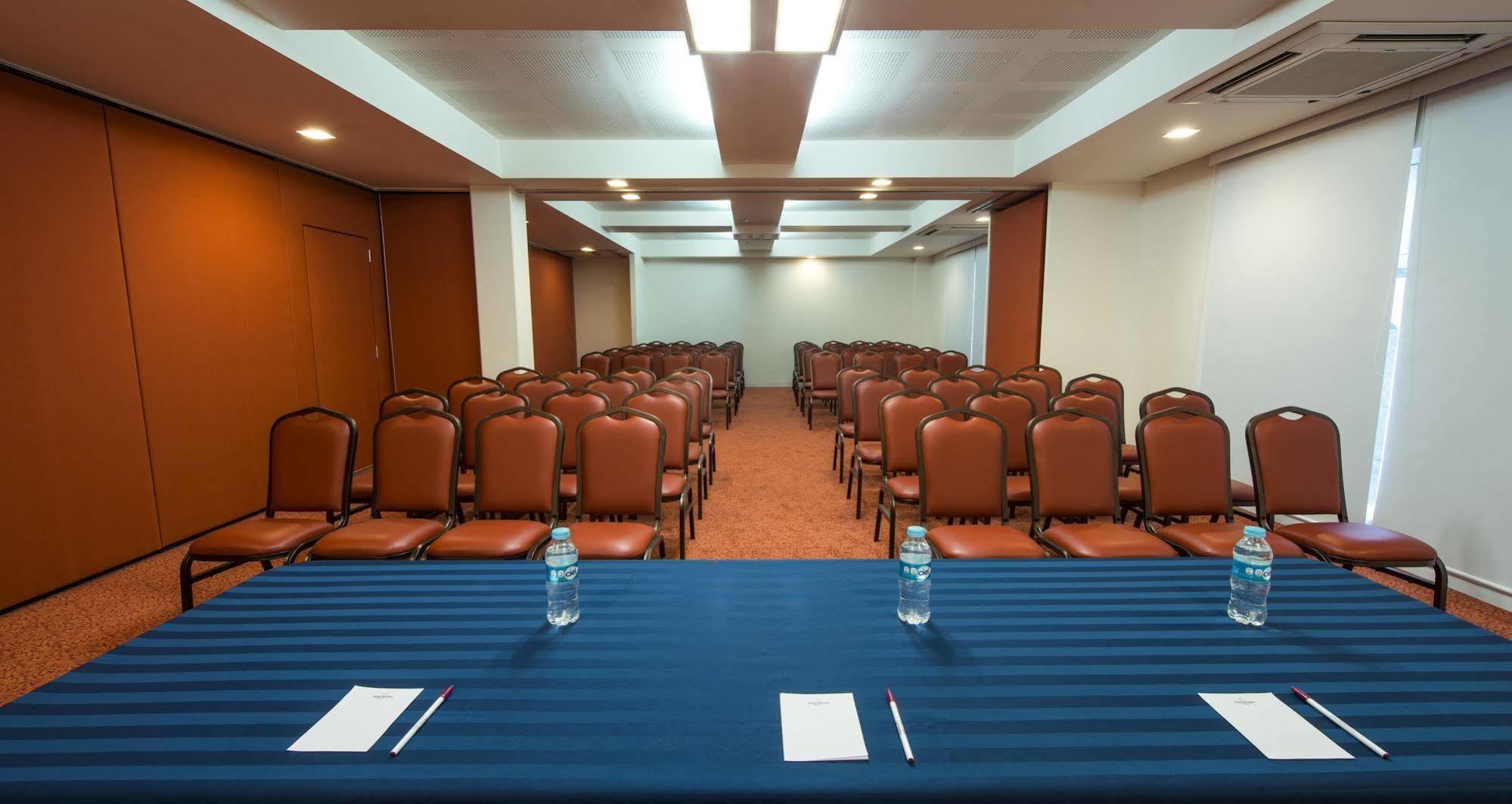 Mision Express Queretaro Hotel Ngoại thất bức ảnh