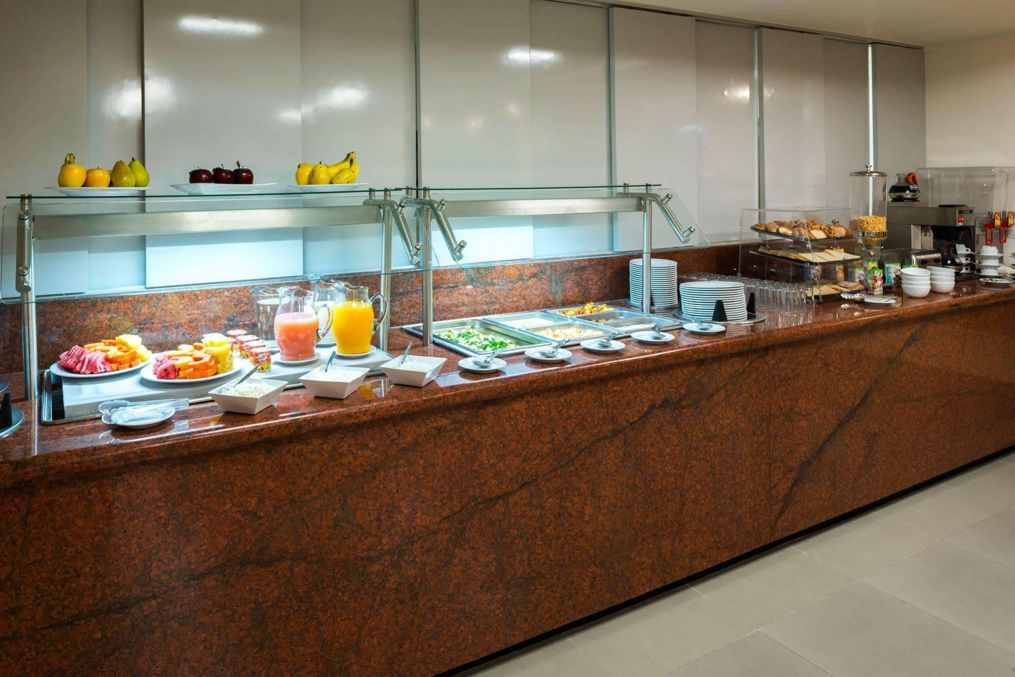 Mision Express Queretaro Hotel Ngoại thất bức ảnh