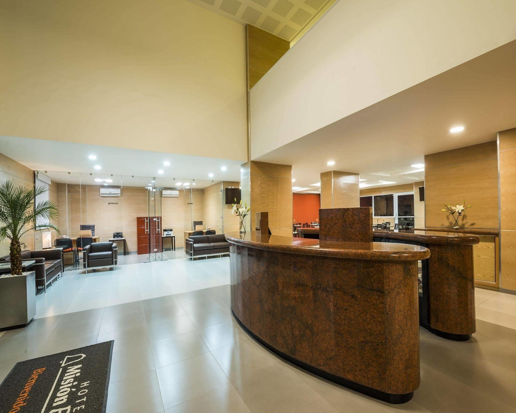 Mision Express Queretaro Hotel Ngoại thất bức ảnh